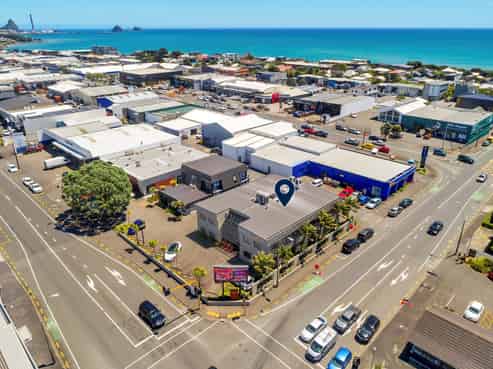 Split risk asset on prominent corner