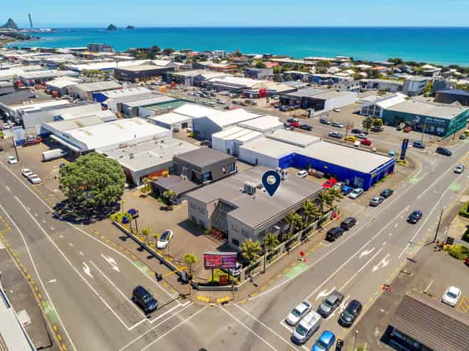 Split risk asset on prominent corner