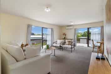 420 Whangaparaoa Road, Stanmore Bay