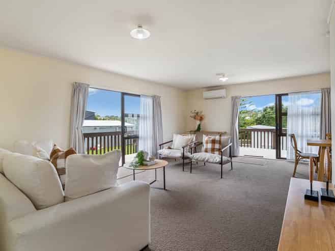 420 Whangaparaoa Road, Stanmore Bay