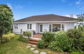 2 Quiet Street, Te Atatu South