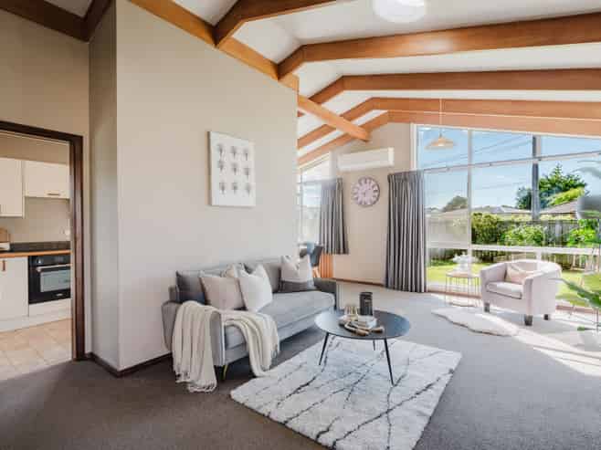 83 Bruce Avenue, Glenview