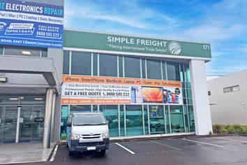 HIGH EXPOSURE HARRIS ROAD SHOWROOM
