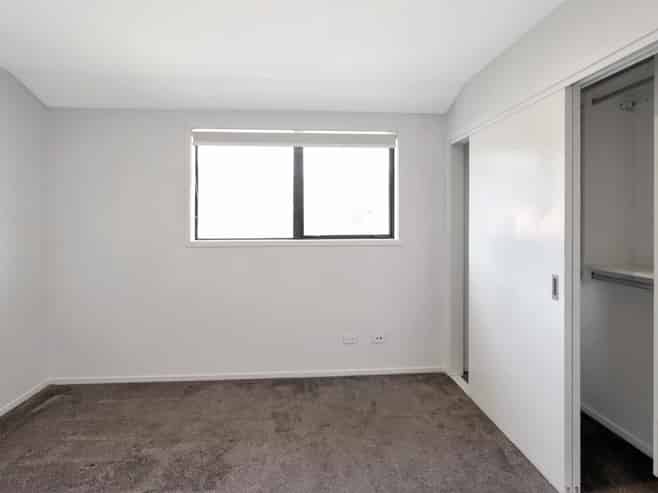 7/16 Biddle Crescent, Taita