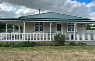 8a Cotter Street, Greytown