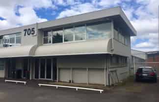 Affordable warehouse and office 486sqm