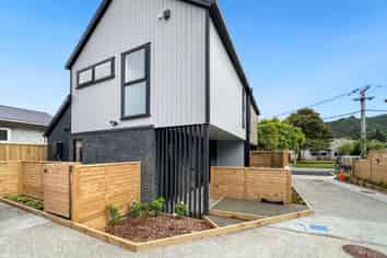  2/8 Victoria Street, Ebdentown