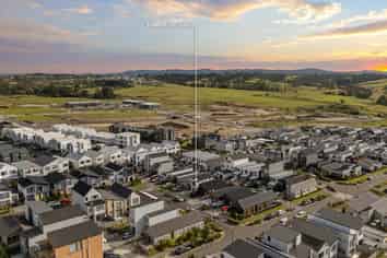 9 Street Herekino, Westgate