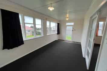 12a Walsh Road (Unit 2), Westown