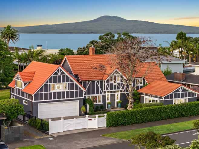 12 & 12A Springcombe Road, Saint Heliers