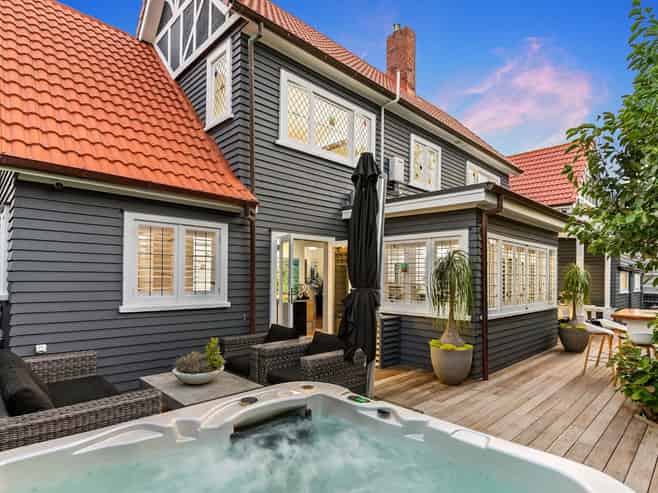 12 & 12A Springcombe Road, Saint Heliers