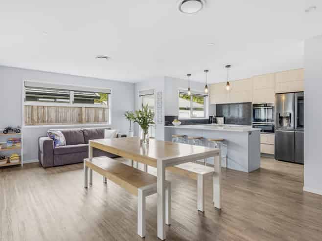 86 Pakanga Grove, Pyes Pa