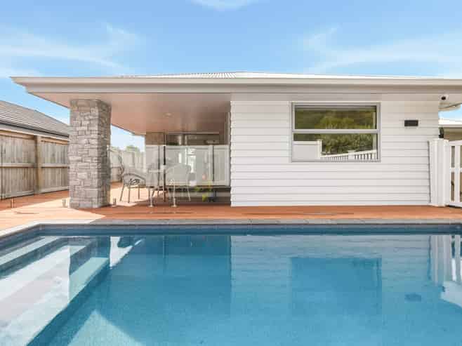 86 Pakanga Grove, Pyes Pa