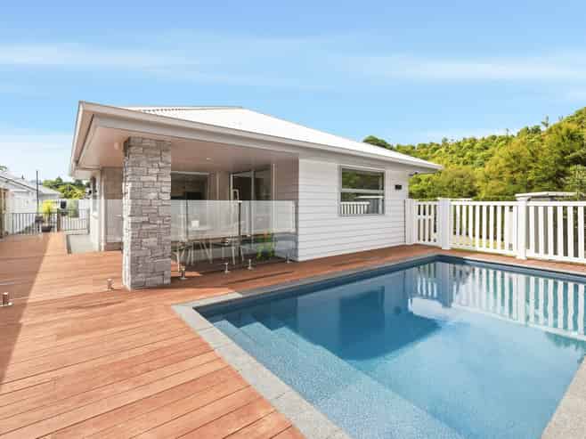 86 Pakanga Grove, Pyes Pa