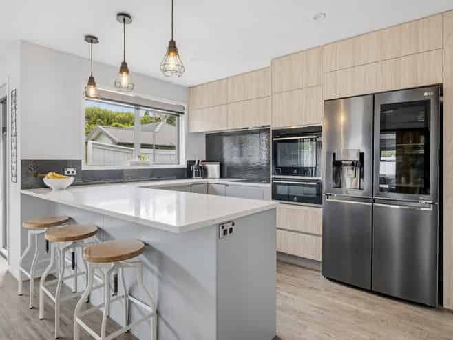 86 Pakanga Grove, Pyes Pa