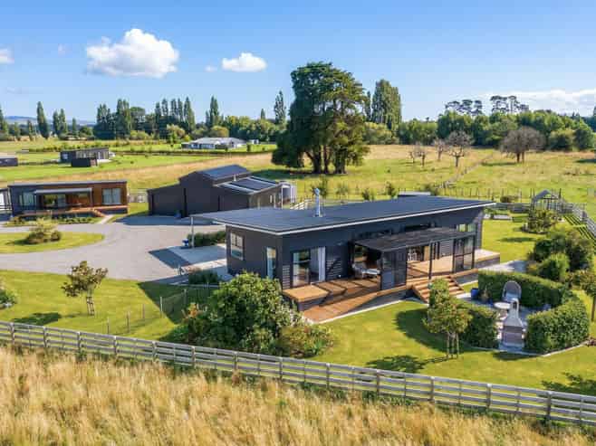 78 Thomas Road, Carterton