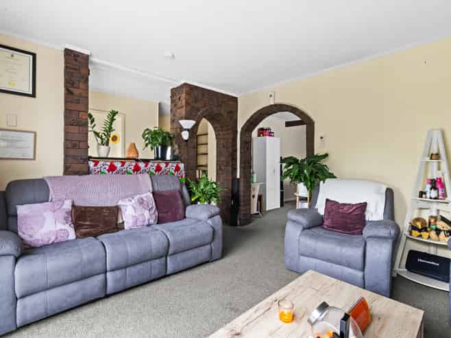 24 Avenue Road, Greenmeadows