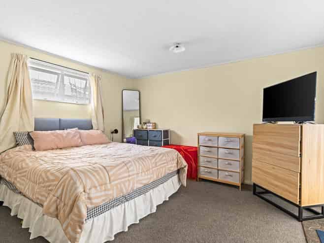 24 Avenue Road, Greenmeadows