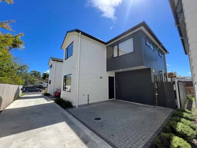 54B Chilcott Road, Henderson