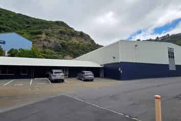 Premium Large-Format Warehouse | Unmatched Central Wellington Access
