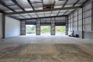 Premium Large-Format Warehouse | Unmatched Central Wellington Access