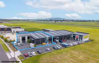 Modern office/showroom and warehouse tenancy 