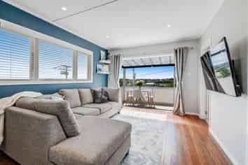 6 Kauri Road, Stanmore Bay