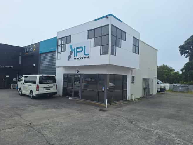 Versatile Office & Workshop Space