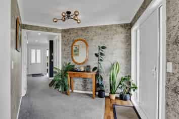 32B Bird Road, Stratford