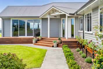 32B Bird Road, Stratford