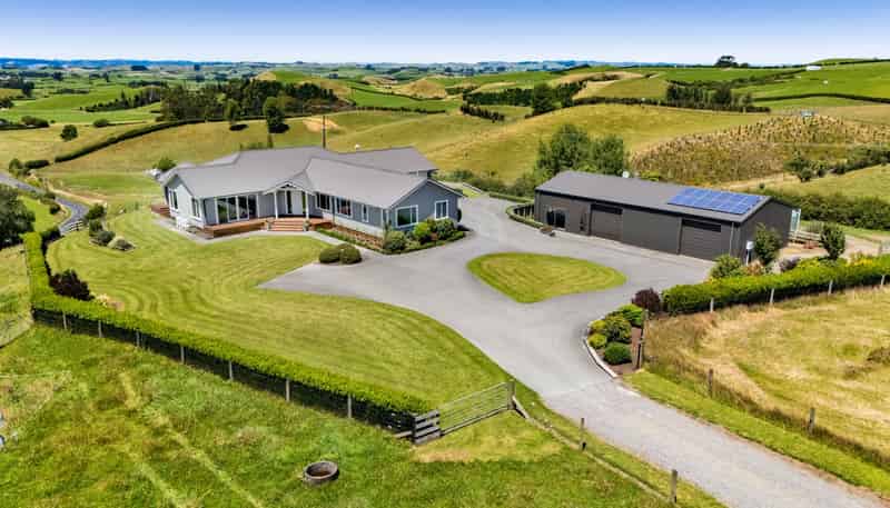 32B Bird Road, Stratford