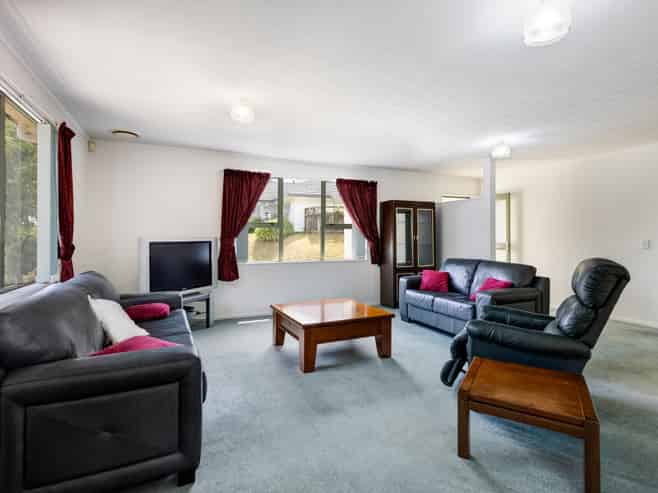 15a Fernwood Court, Woodridge