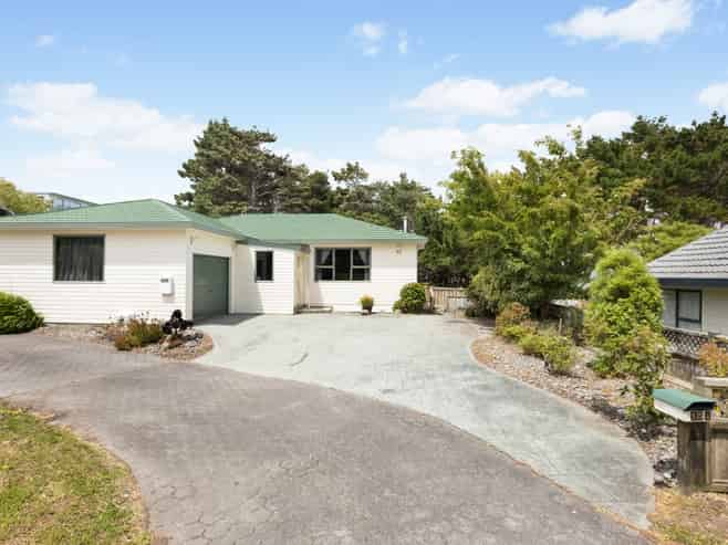 15a Fernwood Court, Woodridge
