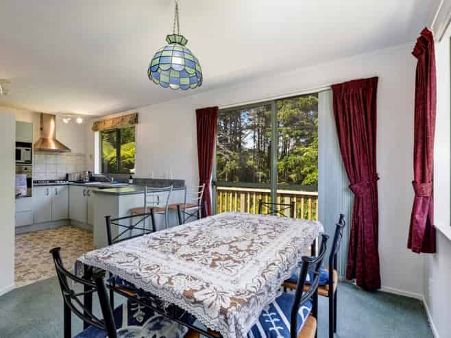 15a Fernwood Court, Woodridge