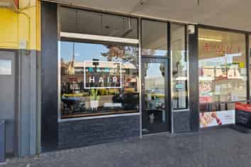 Cracker retail location