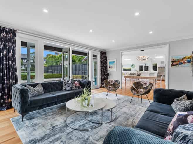 16 Golf Road, Epsom