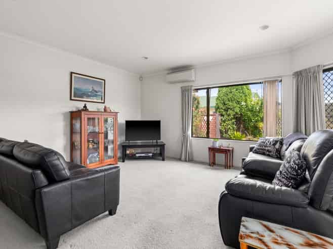 27 Beaufort Mews, Taradale