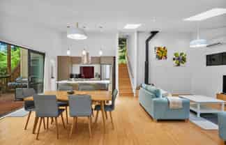 43 Crescent Road West, Ostend