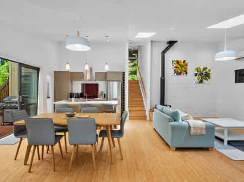 43 Crescent Road East, Ostend