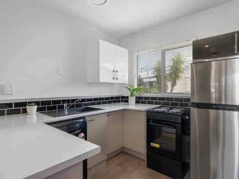 411B Ngatai Road, Bellevue