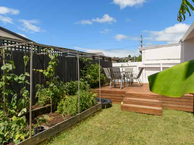 411B Ngatai Road, Bellevue
