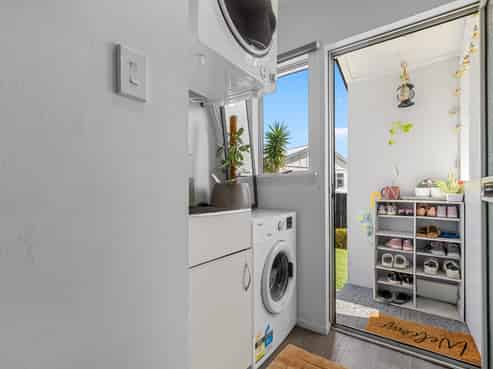 411B Ngatai Road, Bellevue