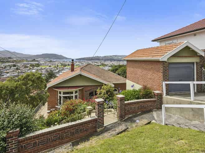 57 Easther Crescent, Kew