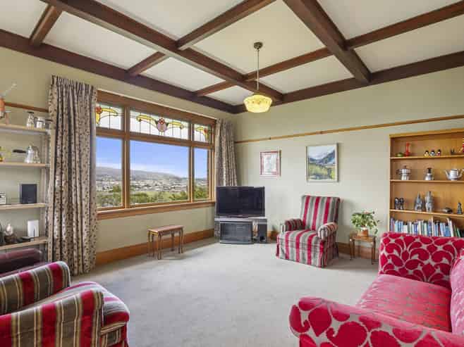 57 Easther Crescent, Kew