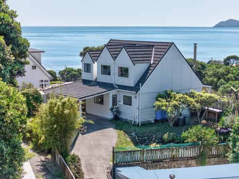 93A Wellington Road, Paekakariki