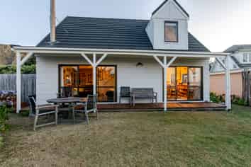 93A Wellington Road, Paekakariki