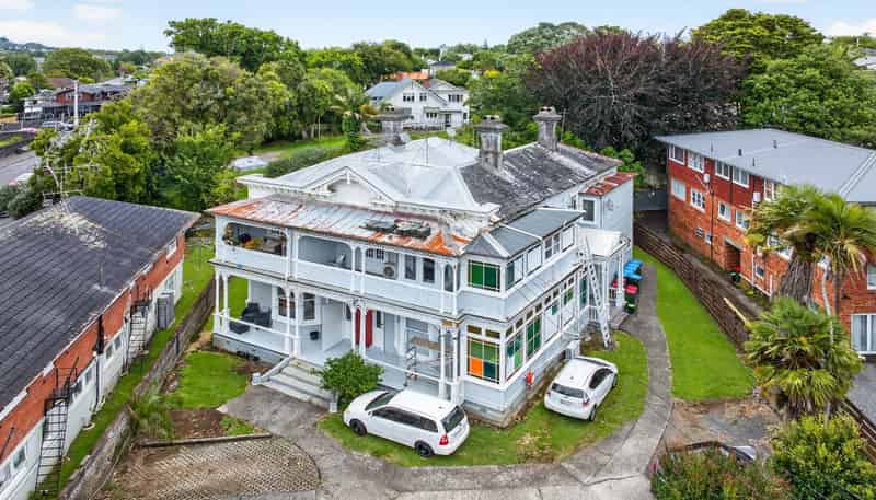 30 Owens Road, Epsom