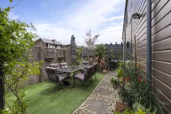 19 Rochdale Way, Stoke