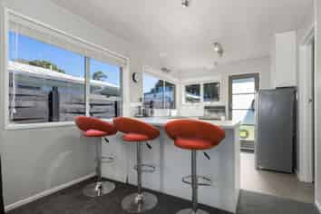 16B Marere Avenue, PARAPARAUMU