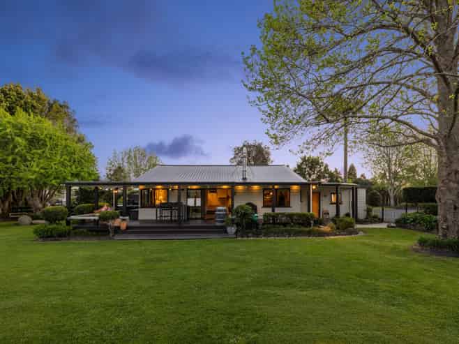 1 Newton Road, Riverhead